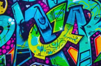 How Do You Choose the Right Colors for Wall Art?