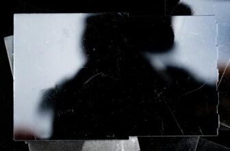 How Can You Combine Light and Shadow for Dramatic Effects?