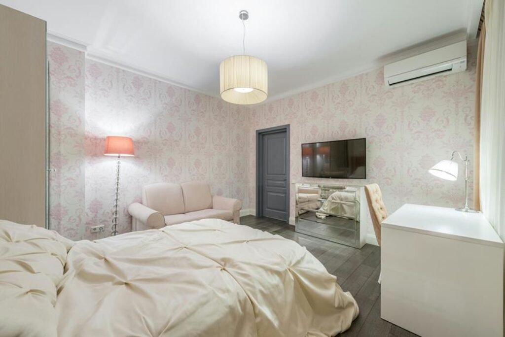 How Do You Decide Where to Place Your TV in a Living Room? How Do You Decide Where to Place Your TV in a Living Room?